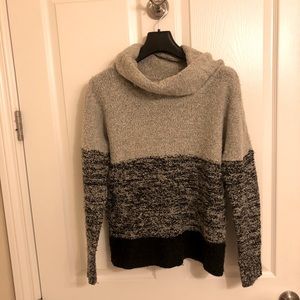 Women’s Size Small Turtleneck